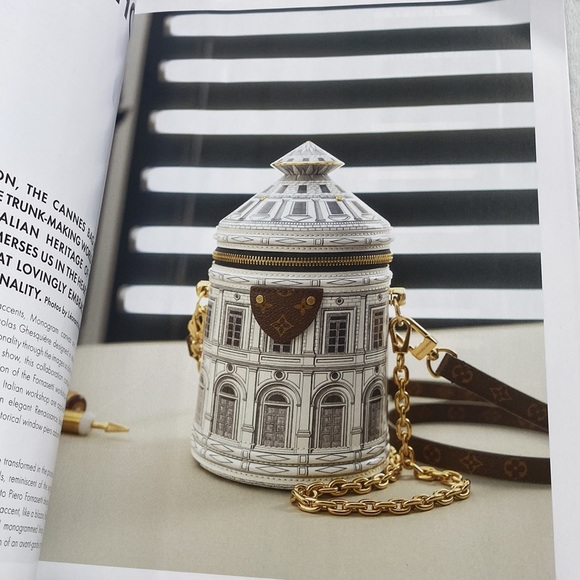 Louis Vuitton The Book #12 - Picture 4 of 13